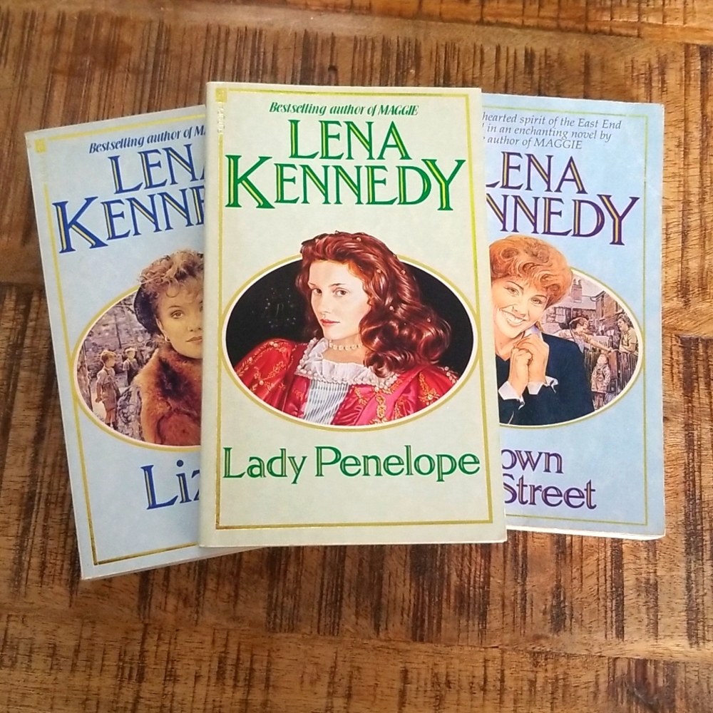 📚 Vtg Lena Kennedy Three Novels